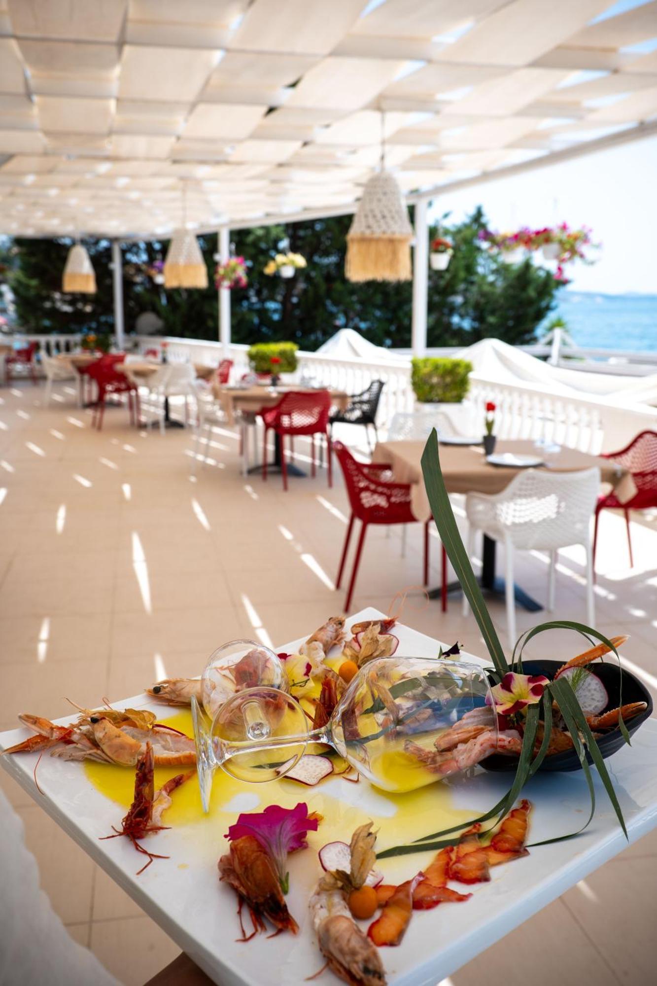 Hotel Sejko Sarande Ngoại thất bức ảnh